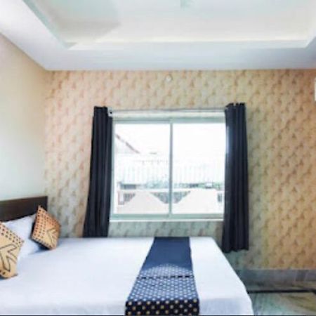 بوري Hotel Royal Galaxy المظهر الخارجي الصورة
